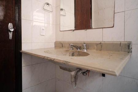 Casa à venda com 145m², 3 quartos e 2 vagasBanheiro