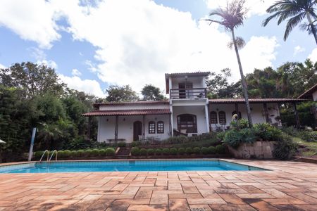 Casa de condomínio à venda com 250m², 4 quartos e 2 vagasÁrea Externa