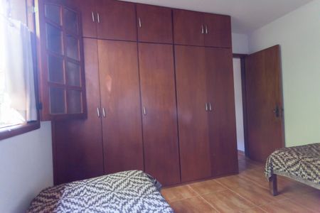 Casa de condomínio à venda com 250m², 4 quartos e 2 vagasQuarto 1