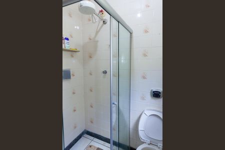 Casa de condomínio à venda com 250m², 4 quartos e 2 vagasBanheiro Social 2