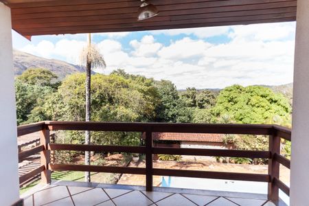 Casa de condomínio à venda com 250m², 4 quartos e 2 vagasVaranda do Escritório