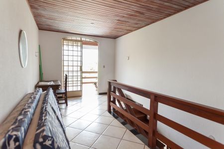 Casa de condomínio à venda com 250m², 4 quartos e 2 vagasEscritório