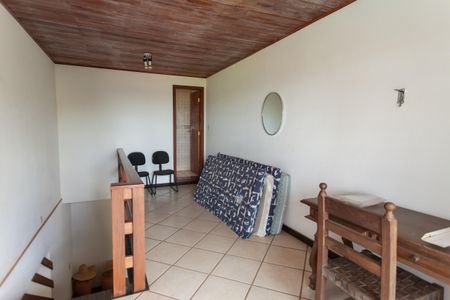 Casa de condomínio à venda com 250m², 4 quartos e 2 vagasEscritório