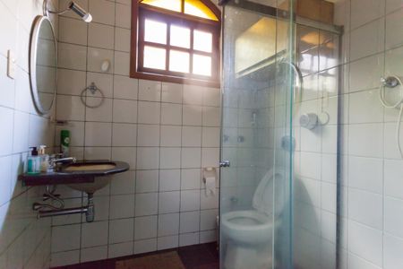 Casa de condomínio à venda com 250m², 4 quartos e 2 vagasBanheiro Social 1