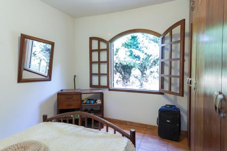 Casa de condomínio à venda com 250m², 4 quartos e 2 vagasQuarto 3