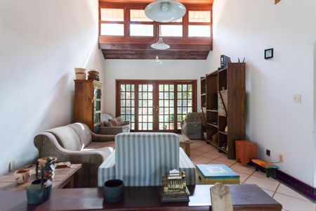 Casa de condomínio à venda com 250m², 4 quartos e 2 vagasSala