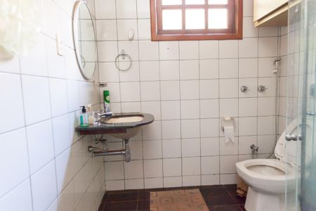 Casa de condomínio à venda com 250m², 4 quartos e 2 vagasBanheiro Social 1