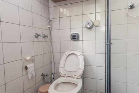 Casa de condomínio à venda com 250m², 4 quartos e 2 vagasBanheiro Social 1