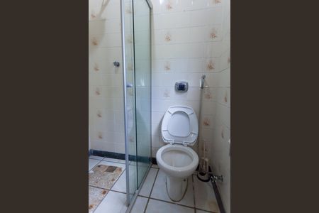 Casa de condomínio à venda com 250m², 4 quartos e 2 vagasBanheiro Social 2