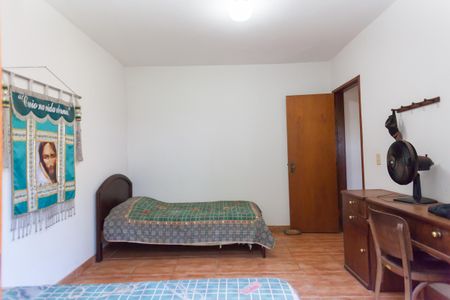 Casa de condomínio à venda com 250m², 4 quartos e 2 vagasQuarto 4