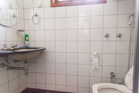 Casa de condomínio à venda com 250m², 4 quartos e 2 vagasBanheiro Social 1