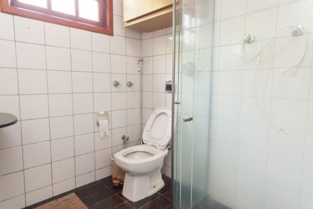 Casa de condomínio à venda com 250m², 4 quartos e 2 vagasBanheiro Social 1