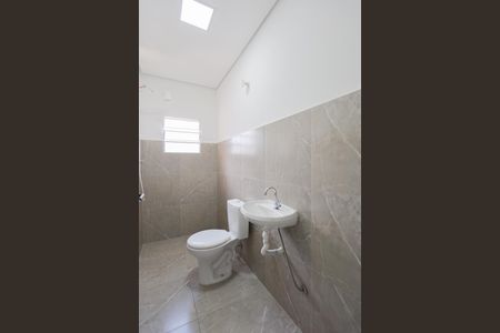 Casa para alugar com 80m², 2 quartos e 1 vaga Casa para alugar com 80m², 2 quartos e 1 vagaBanheiro
