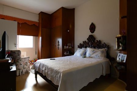 Apartamento à venda com 160m², 4 quartos e 2 vagas Apartamento à venda com 160m², 4 quartos e 2 vagasSuíte