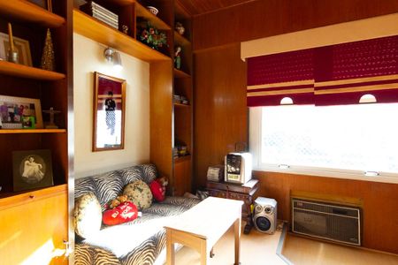 Apartamento à venda com 160m², 4 quartos e 2 vagas Apartamento à venda com 160m², 4 quartos e 2 vagasEscritório