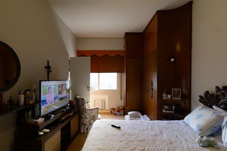 Apartamento à venda com 160m², 4 quartos e 2 vagas Apartamento à venda com 160m², 4 quartos e 2 vagasSuíte