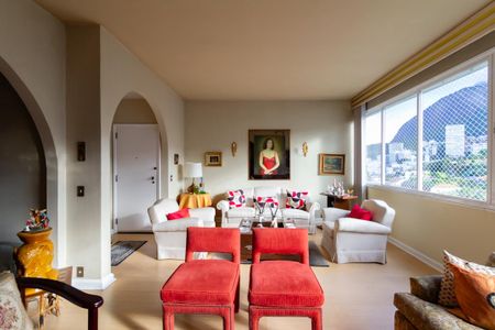 Apartamento à venda com 160m², 4 quartos e 2 vagas Apartamento à venda com 160m², 4 quartos e 2 vagasSala