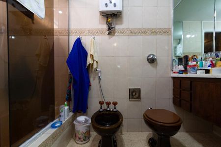 Apartamento à venda com 160m², 4 quartos e 2 vagas Apartamento à venda com 160m², 4 quartos e 2 vagasBanheiro da suíte