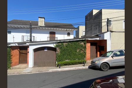 Casa à venda com 262m², 3 quartos e 2 vagasFachada