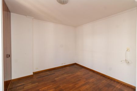 Casa à venda com 262m², 3 quartos e 2 vagasSuíte