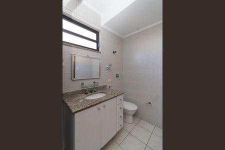 Casa à venda com 262m², 3 quartos e 2 vagasBanheiro 1