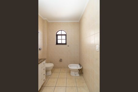 Casa à venda com 262m², 3 quartos e 2 vagasBanheiro da Suíte