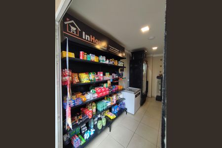 Apartamento para alugar com 32m², 2 quartos e sem vaga Apartamento para alugar com 32m², 2 quartos e sem vagaMercado