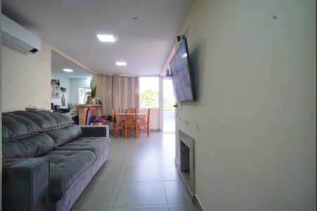 Apartamento à venda com 138m², 2 quartos e 1 vaga Apartamento à venda com 138m², 2 quartos e 1 vagaSala