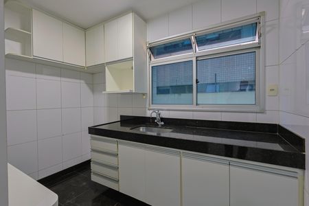 Apartamento à venda com 145m², 4 quartos e 2 vagasCozinha