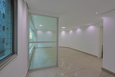Apartamento à venda com 145m², 4 quartos e 2 vagasSala
