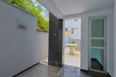 Apartamento à venda com 145m², 4 quartos e 2 vagasVaranda