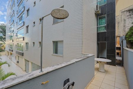 Apartamento à venda com 145m², 4 quartos e 2 vagasVaranda