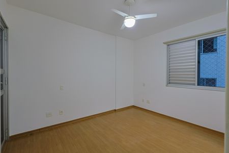 Apartamento à venda com 145m², 4 quartos e 2 vagasQuarto 3 - Suíte
