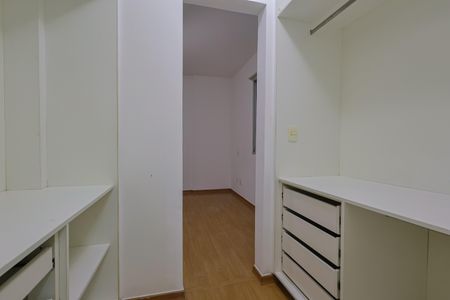 Apartamento à venda com 145m², 4 quartos e 2 vagasCloset da suíte