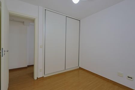 Apartamento à venda com 145m², 4 quartos e 2 vagasQuarto 2