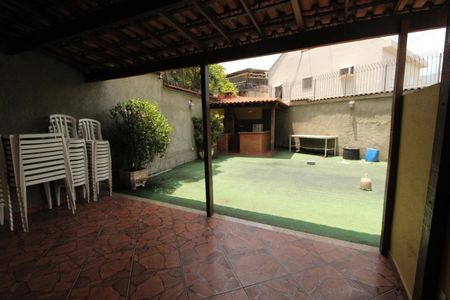 Apartamento à venda com 39m², 2 quartos e sem vagaÁrea comum