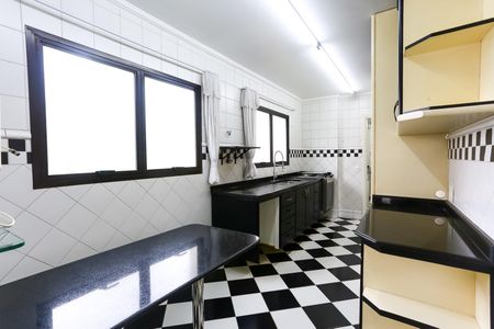 Apartamento para alugar com 170m², 3 quartos e 3 vagasCozinha