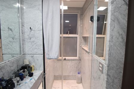 Apartamento à venda com 235m², 2 quartos e 4 vagasBanheiro Social