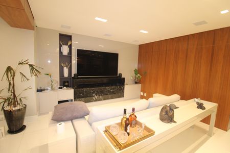 Apartamento à venda com 235m², 2 quartos e 4 vagasSala