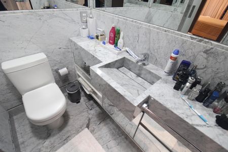 Apartamento à venda com 235m², 2 quartos e 4 vagasBanheiro Social