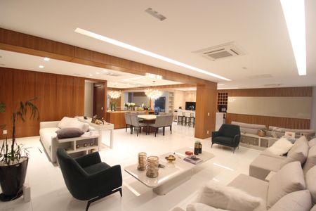 Apartamento à venda com 235m², 2 quartos e 4 vagasSala