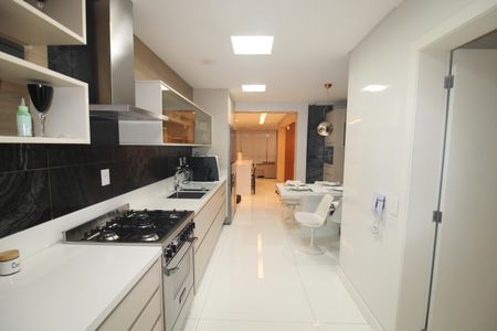Apartamento à venda com 235m², 2 quartos e 4 vagasCozinha
