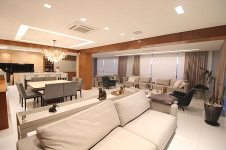 Apartamento à venda com 235m², 2 quartos e 4 vagasSala