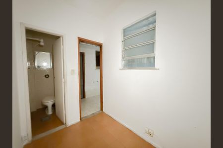 Apartamento à venda com 56m², 3 quartos e 1 vaga Apartamento à venda com 56m², 3 quartos e 1 vagaBanheiro de Serviço