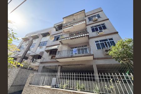 Apartamento à venda com 56m², 3 quartos e 1 vaga Apartamento à venda com 56m², 3 quartos e 1 vagaFachada