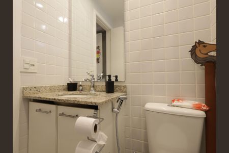 Apartamento à venda com 138m², 3 quartos e 2 vagasBanheiro da Suíte 2