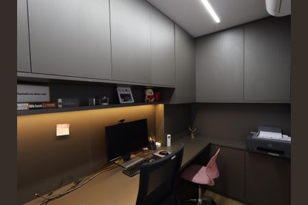 Apartamento à venda com 138m², 3 quartos e 2 vagasEscritório