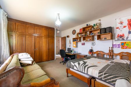 Casa à venda com 500m², 3 quartos e 2 vagasSuíte 2