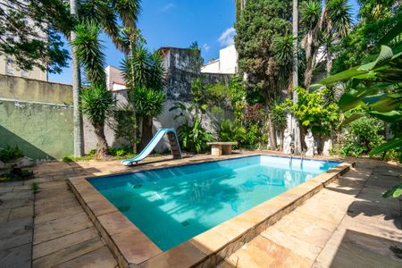 Casa à venda com 500m², 3 quartos e 2 vagasÁrea comum - Piscina