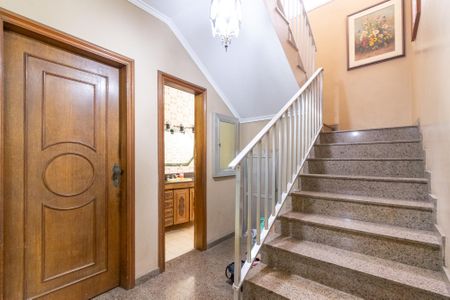 Casa à venda com 500m², 3 quartos e 2 vagasEscada